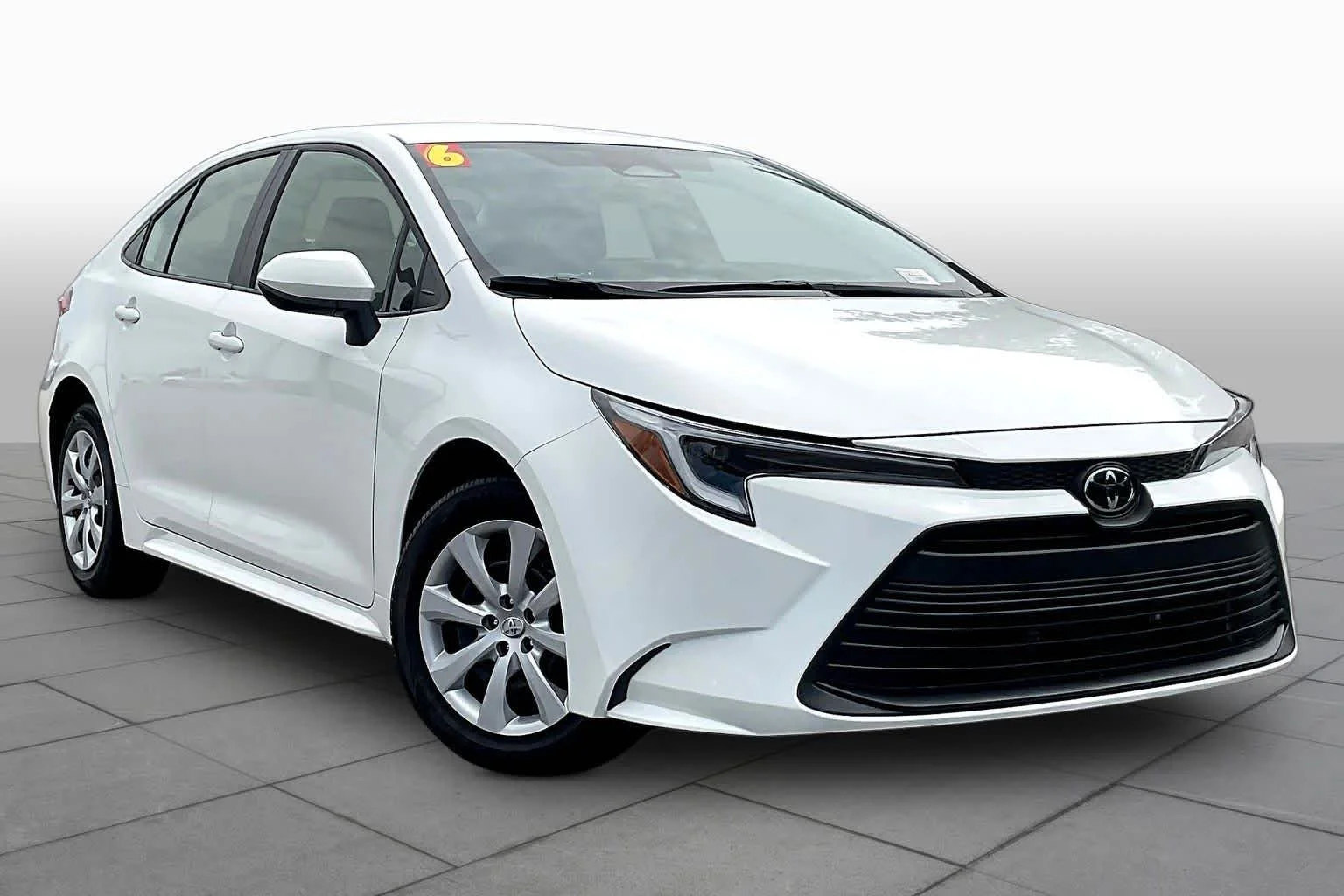 Used 2026 Ice Cap Toyota Hybrid LE image 3