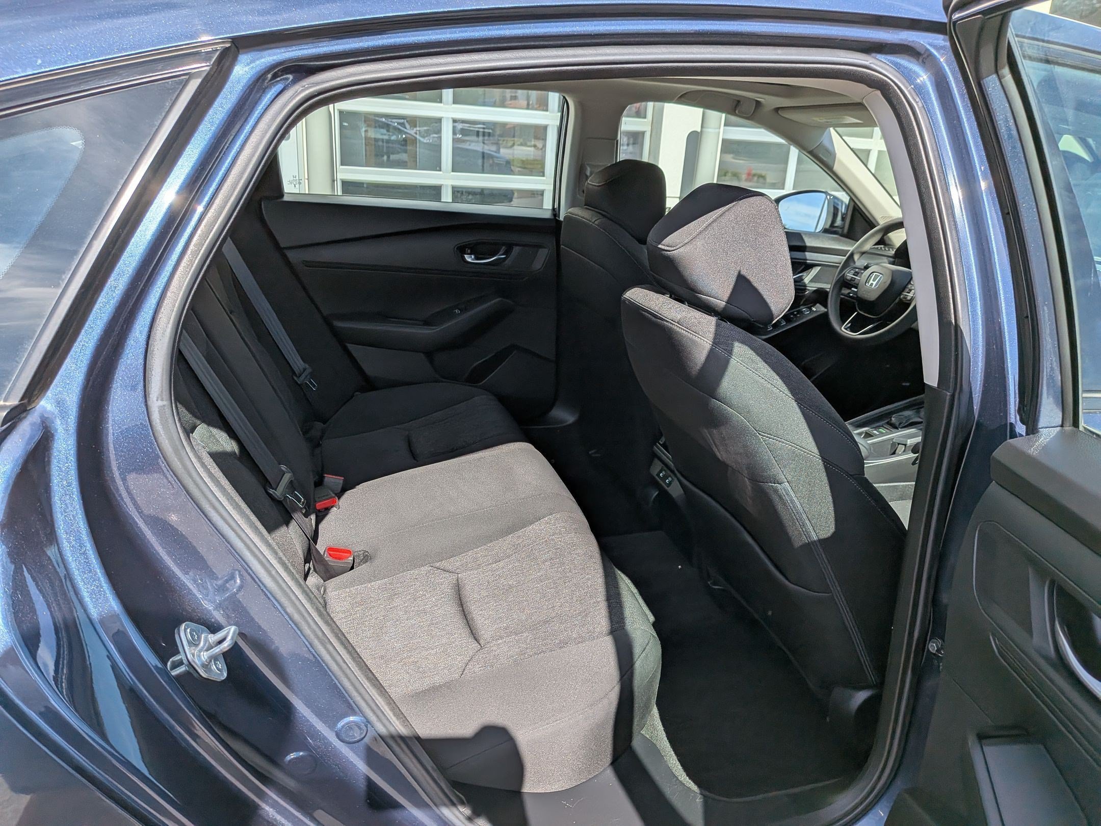 Used 2025 Blue Honda SE image 32