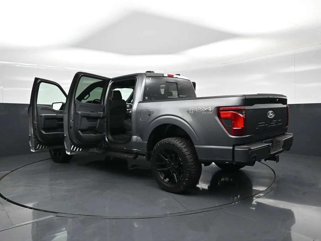 New 2026 Carbonized Gray Metallic Ford XLT image 31