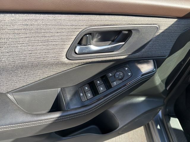 Used 2023 Grey Nissan SV image 15