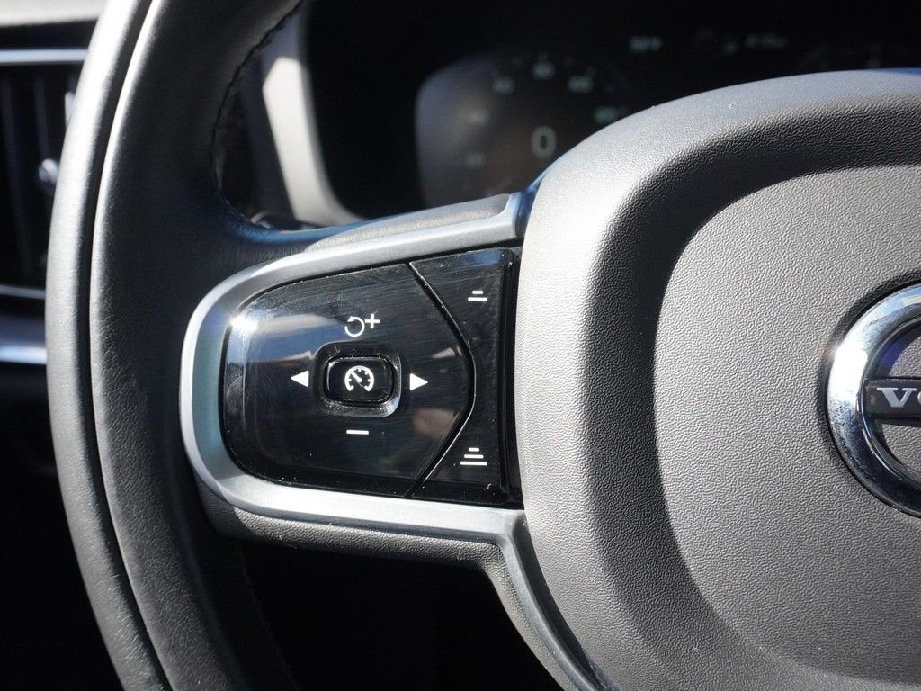 Used 2020 Gray Volvo T5 image 42