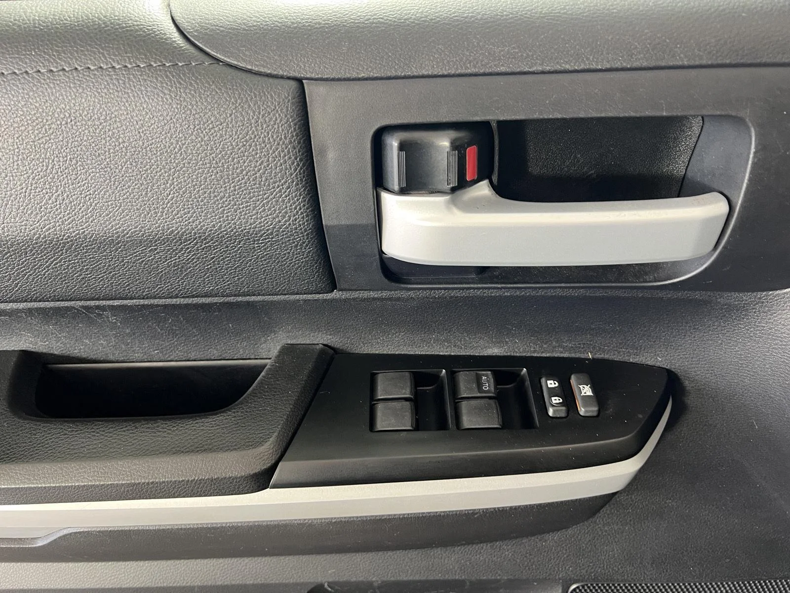 Used 2020 Magnetic Gray Metallic Toyota SR5 image 13