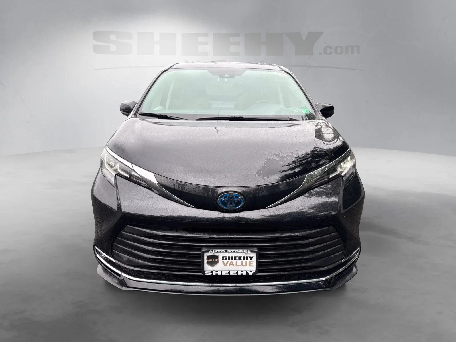 Used 2021 Midnight Black Metallic Toyota XLE image 17
