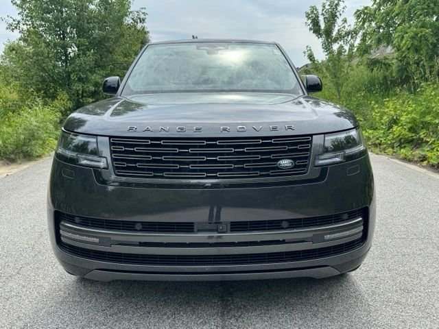 New 2026 Carpathian Grey LAND ROVER SE image 3