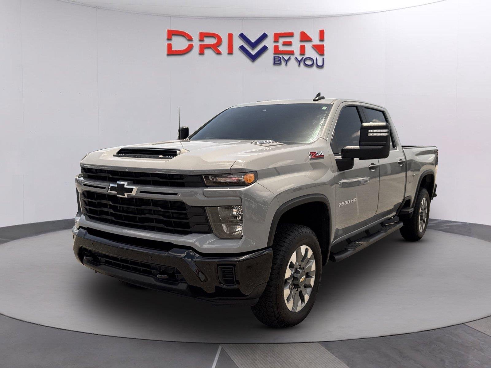 Used 2025 Slate Gray Metallic Chevrolet Custom image 8