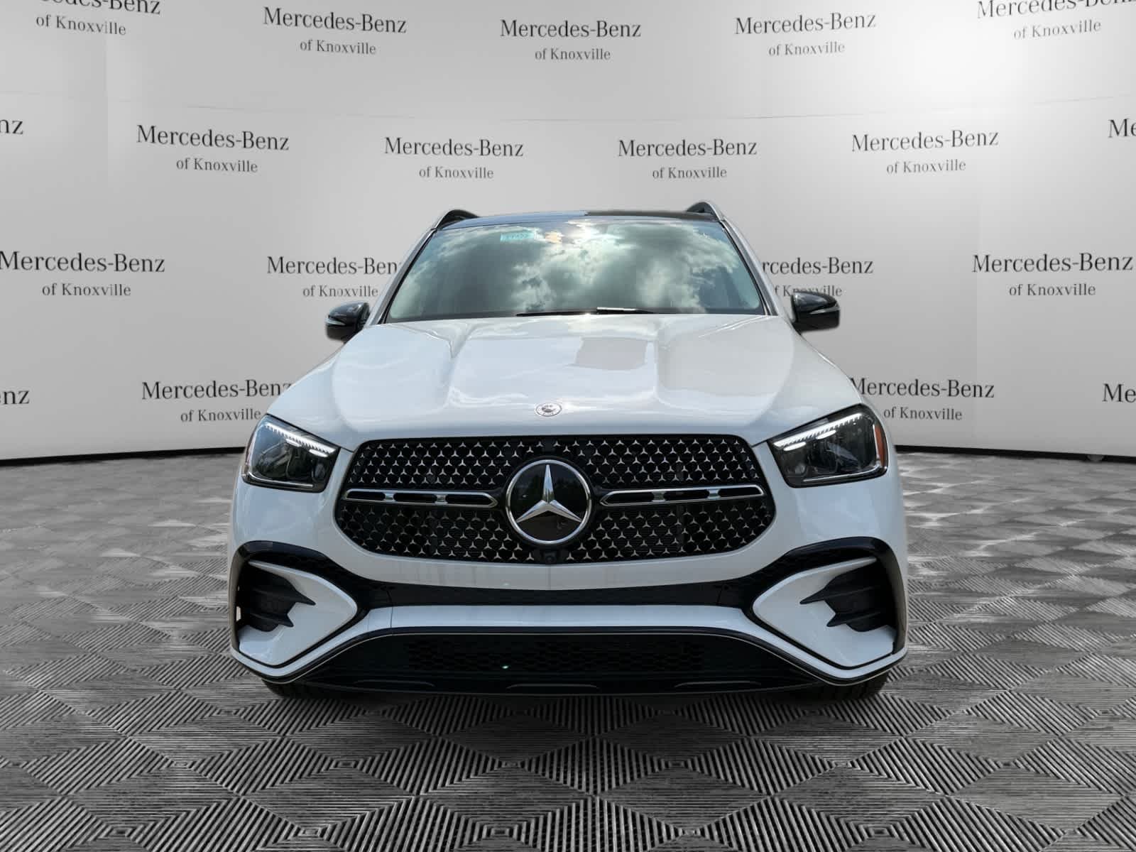 New 2026 MANUFAKTUR Moonlight White Metallic Mercedes-Benz GLE 350 image 8
