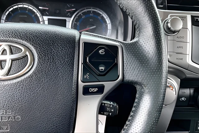 Used 2016 White Toyota SR5 image 11
