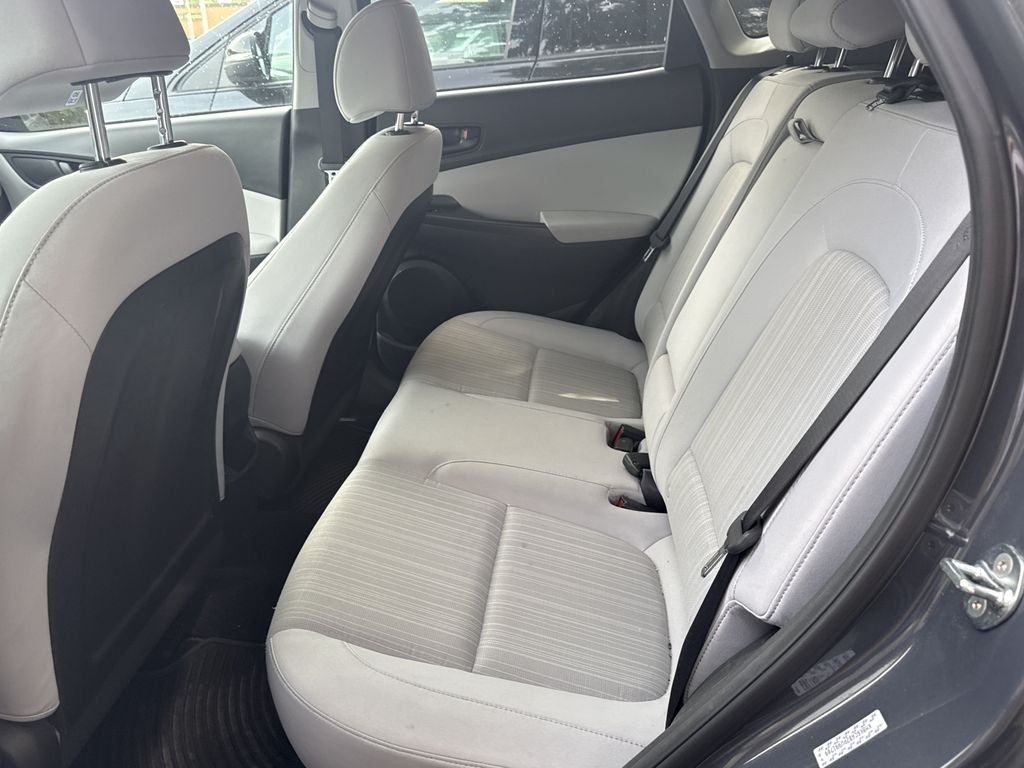 Used 2023 Gray Hyundai SEL image 8