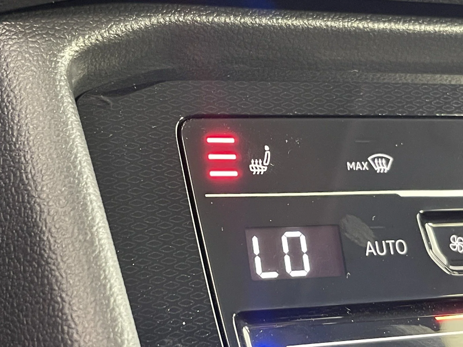 2025 Volkswagen Taos SE Black - Photo 29