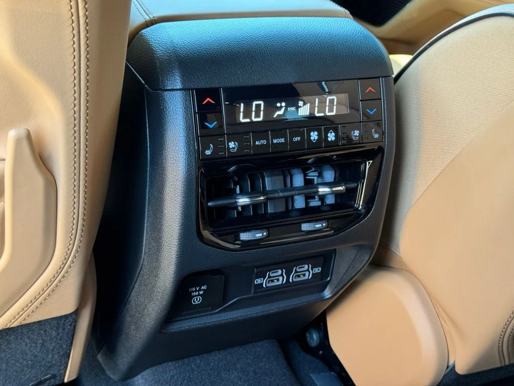 Used 2025 White Jeep Summit image 38