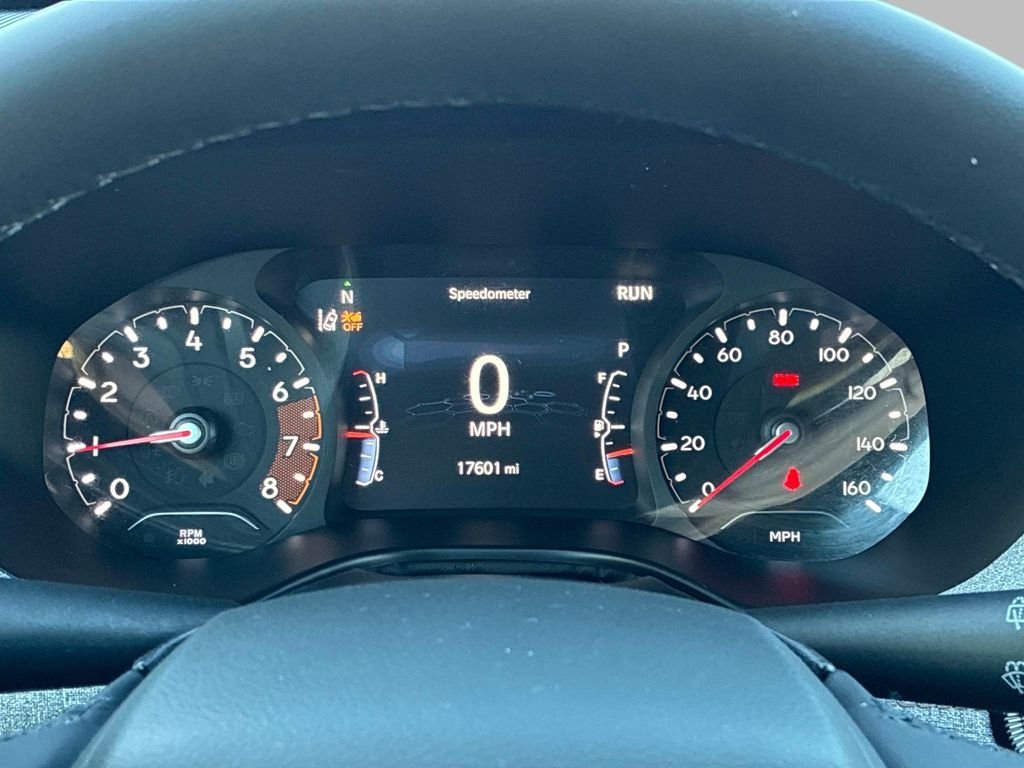Used 2023 Gray Jeep Latitude Lux image 26