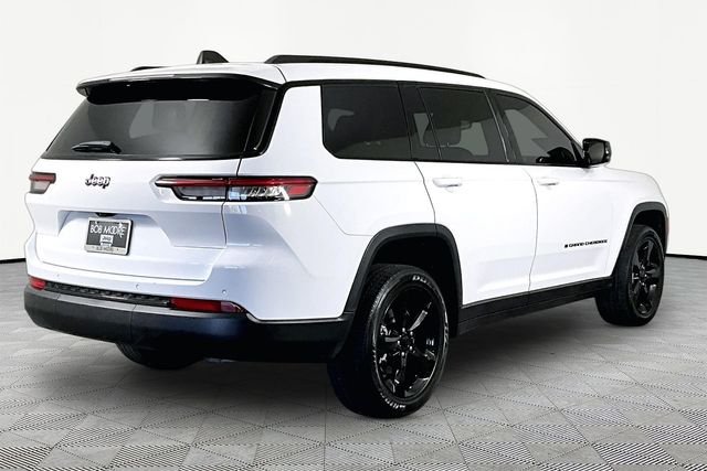 Used 2023 White Jeep Altitude image 6