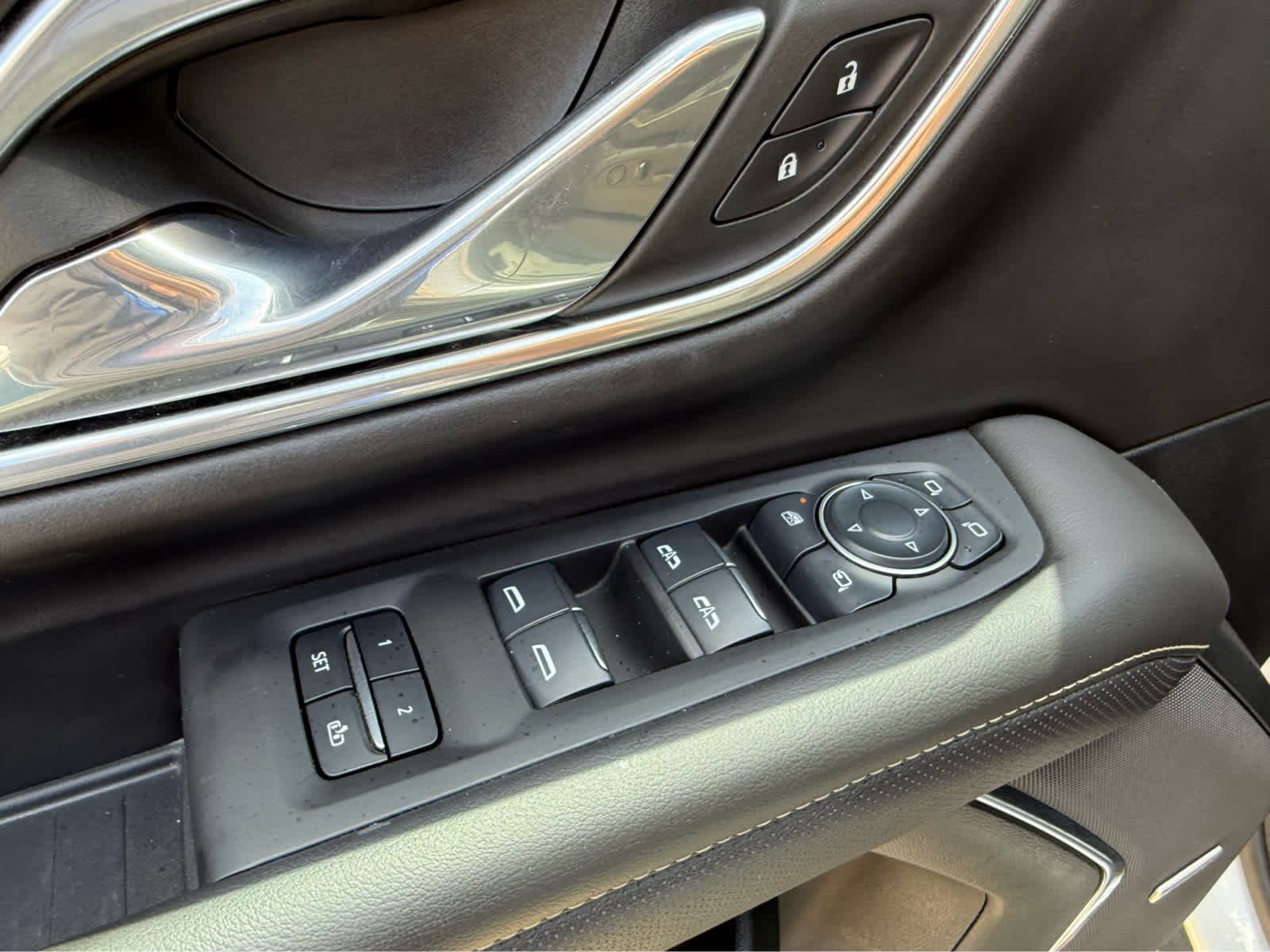 Used 2024 Summit White Chevrolet Premier image 21