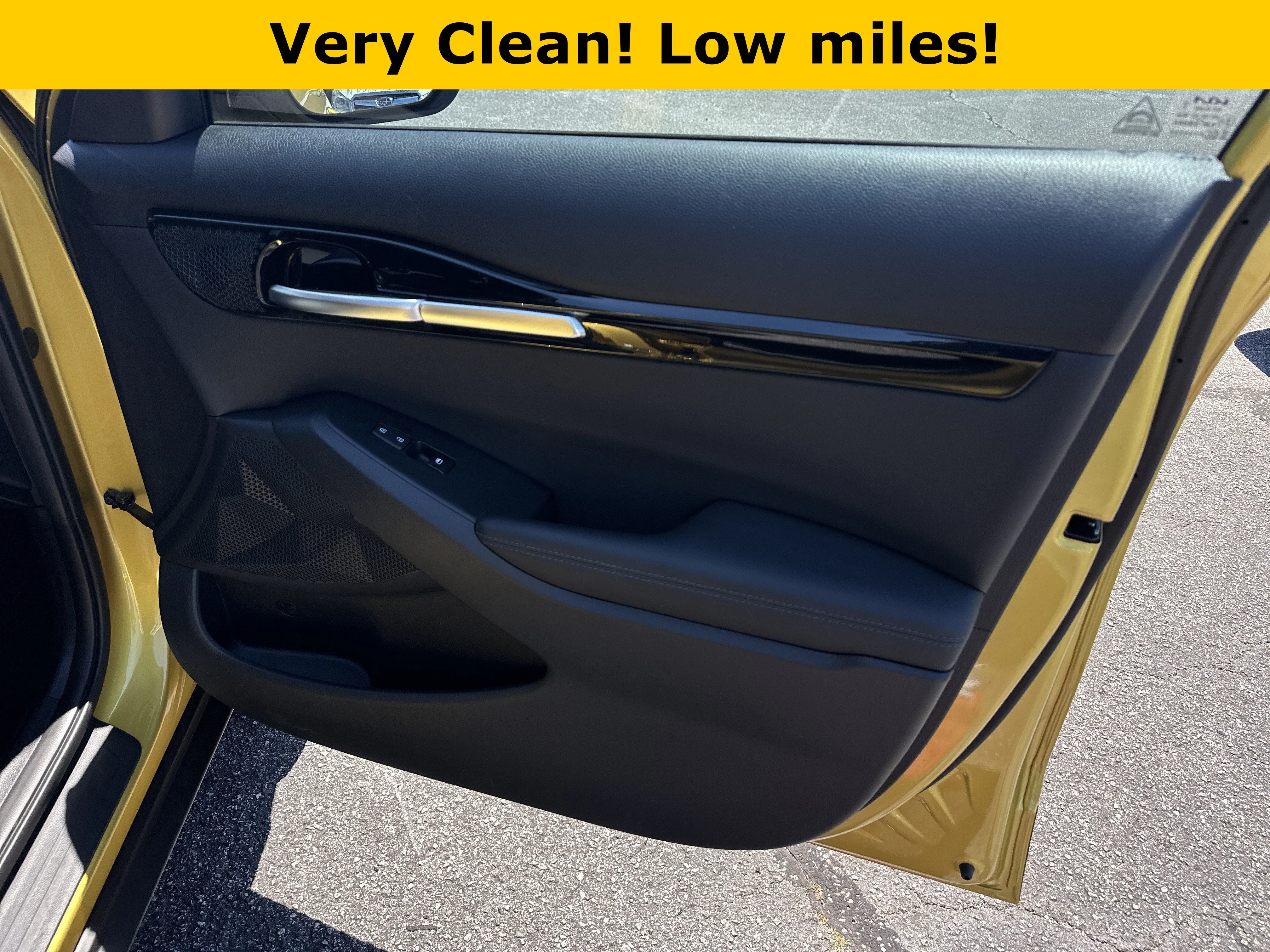 Used 2023 Starbright Yellow/Black Roof Kia Nightfall image 16