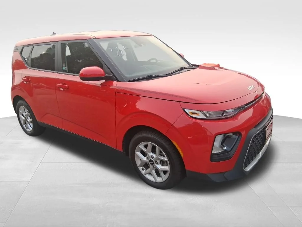 Used 2022 Red Kia LX image 15