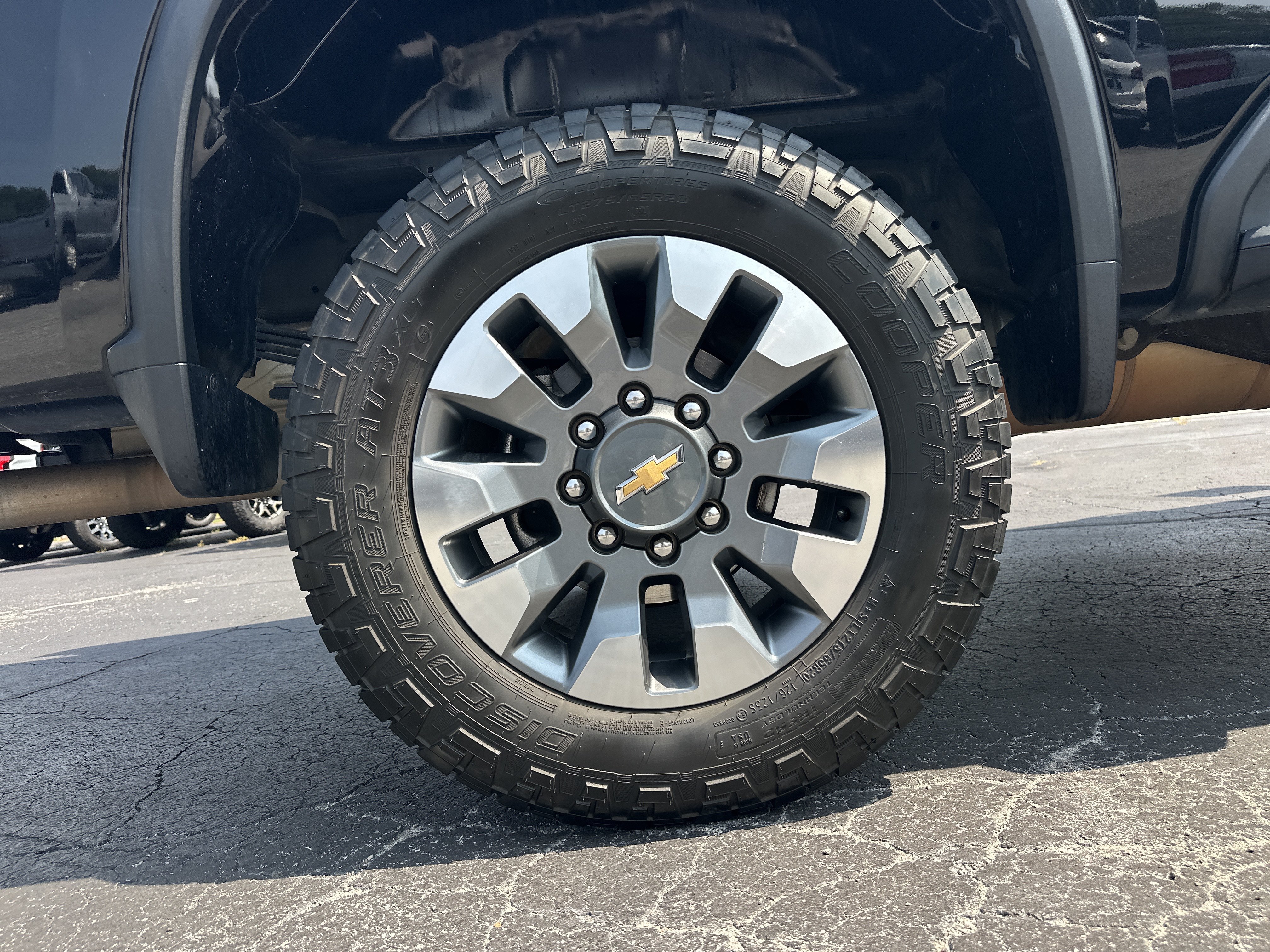 Used 2022 Black Chevrolet Custom image 18