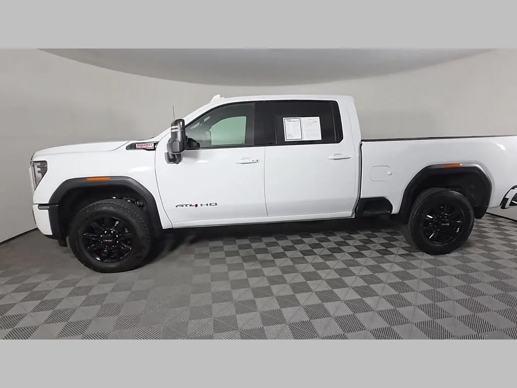 Used 2025 Summit White GMC AT4 image 49