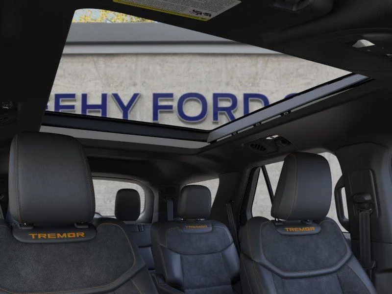 New 2026 Star White Metallic Tri-Coat Ford Tremor image 22
