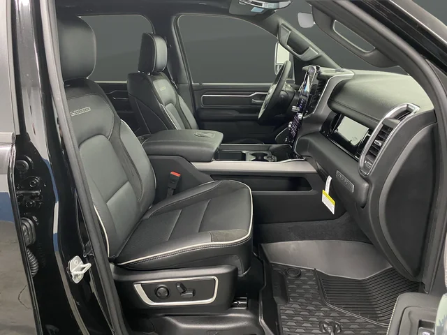 New 2026 Diamond Black Crystal Pearl-Coat Exterior Paint RAM Laramie image 35