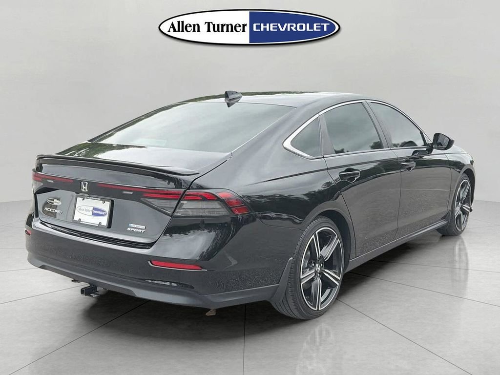 Used 2023  Honda Sport image 4