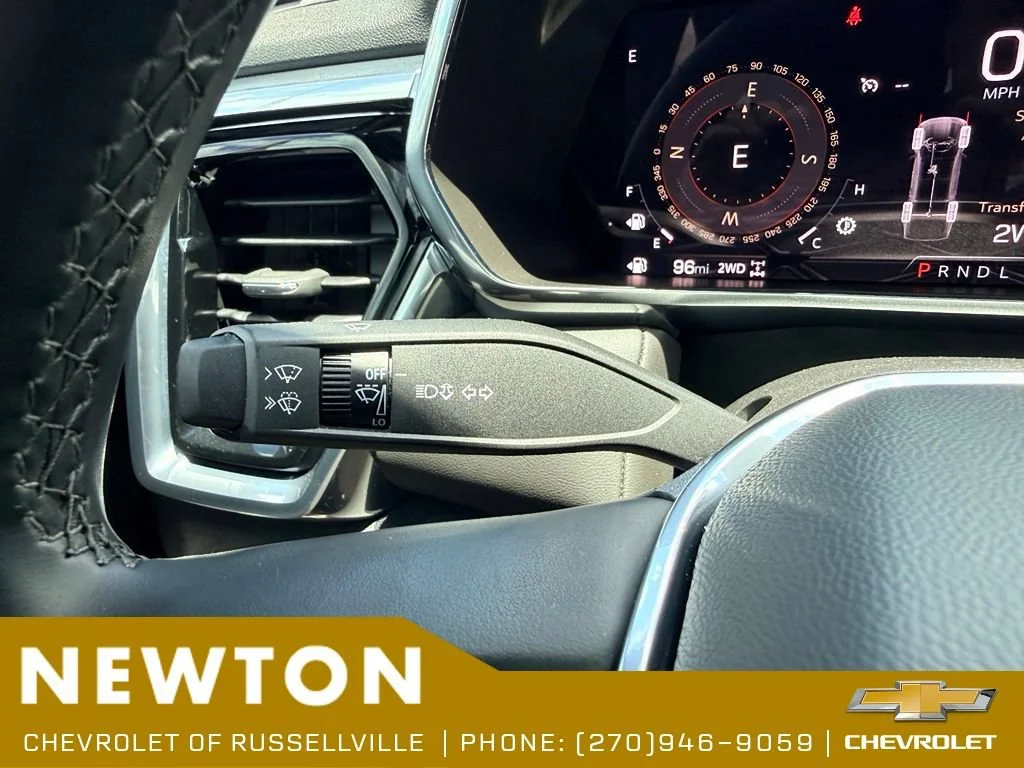 Used 2024 Summit White GMC Elevation image 26
