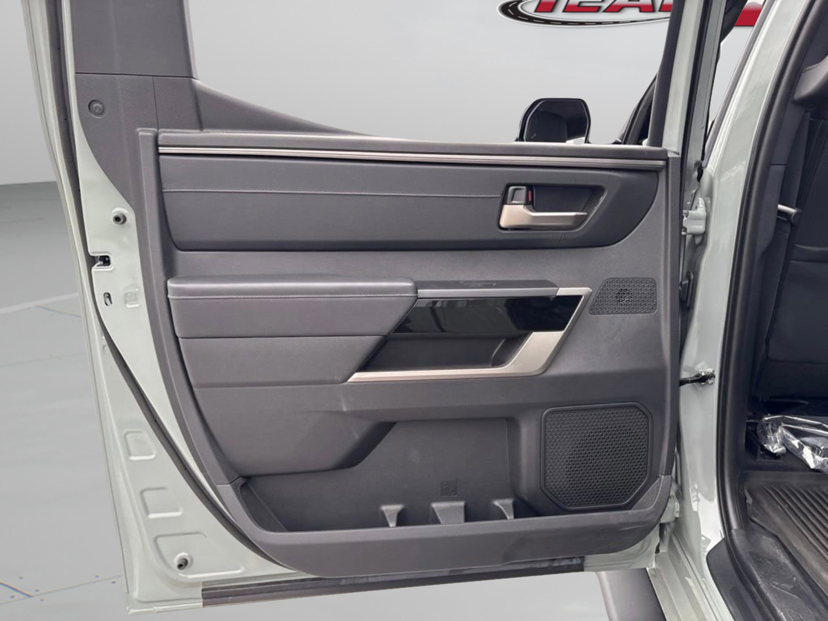 2025 Toyota Tundra Limited - Photo 26