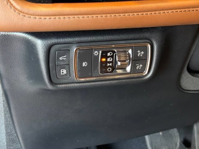 Used 2022  Lincoln Grand Touring image 25