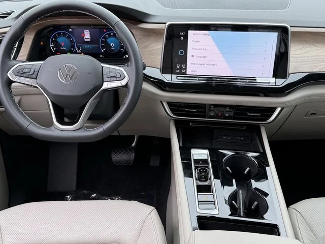 New 2026 White Volkswagen 2.0T SE w/Technology image 8