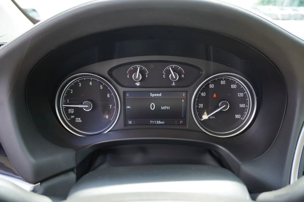 Used 2024 White Frost Tricoat Buick Essence image 36