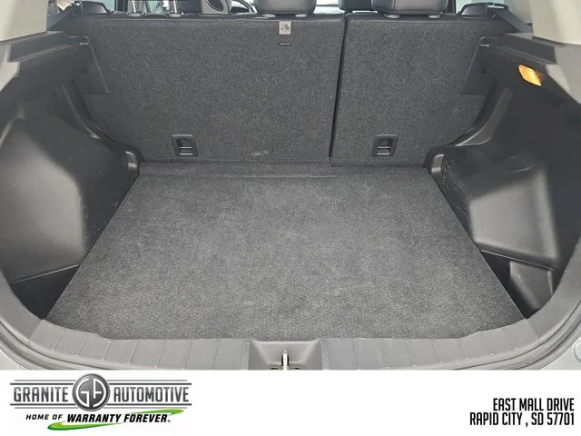 Used 2024 Silver Mitsubishi  image 22