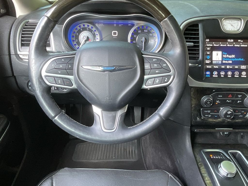 Used 2018 Gray Chrysler Limited image 19