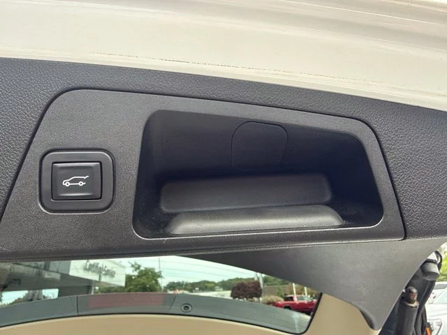 Used 2018 White Buick Premium II image 27