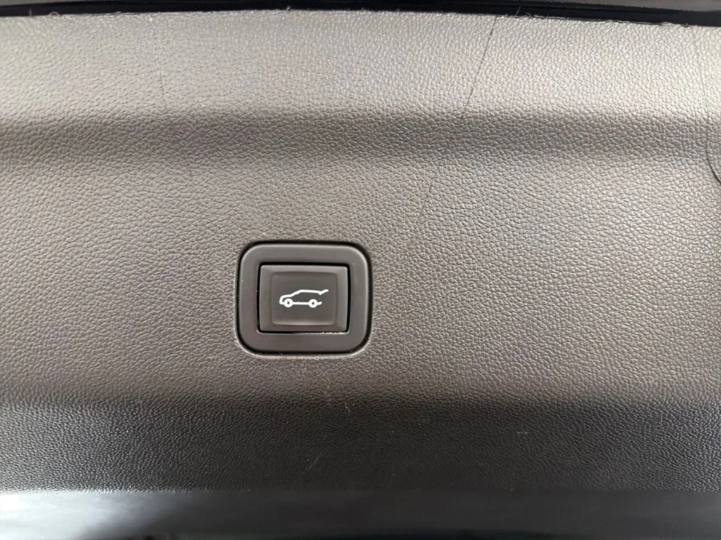 Used 2021 Black Chevrolet RST image 9