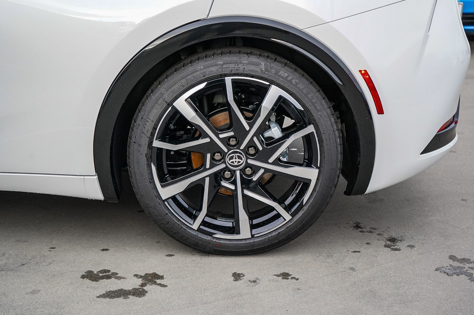 New 2026 Wind Chill Pearl Toyota XSE image 5