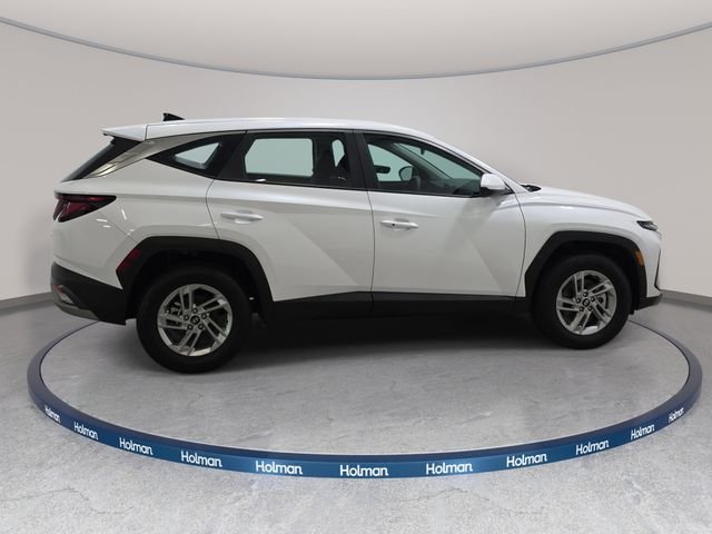 Used 2025 White Hyundai SE image 5