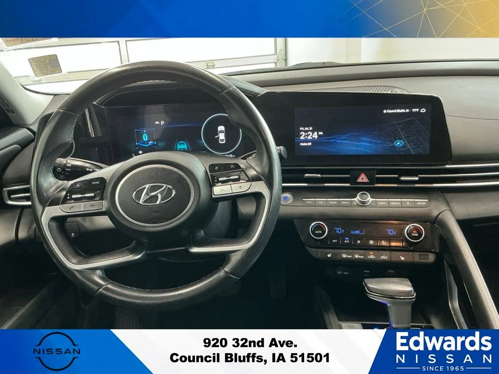 Used 2023 Blue Hyundai SEL image 13