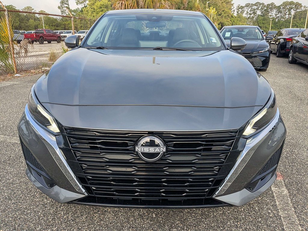 Used 2025  Nissan 2.5 SL image 9