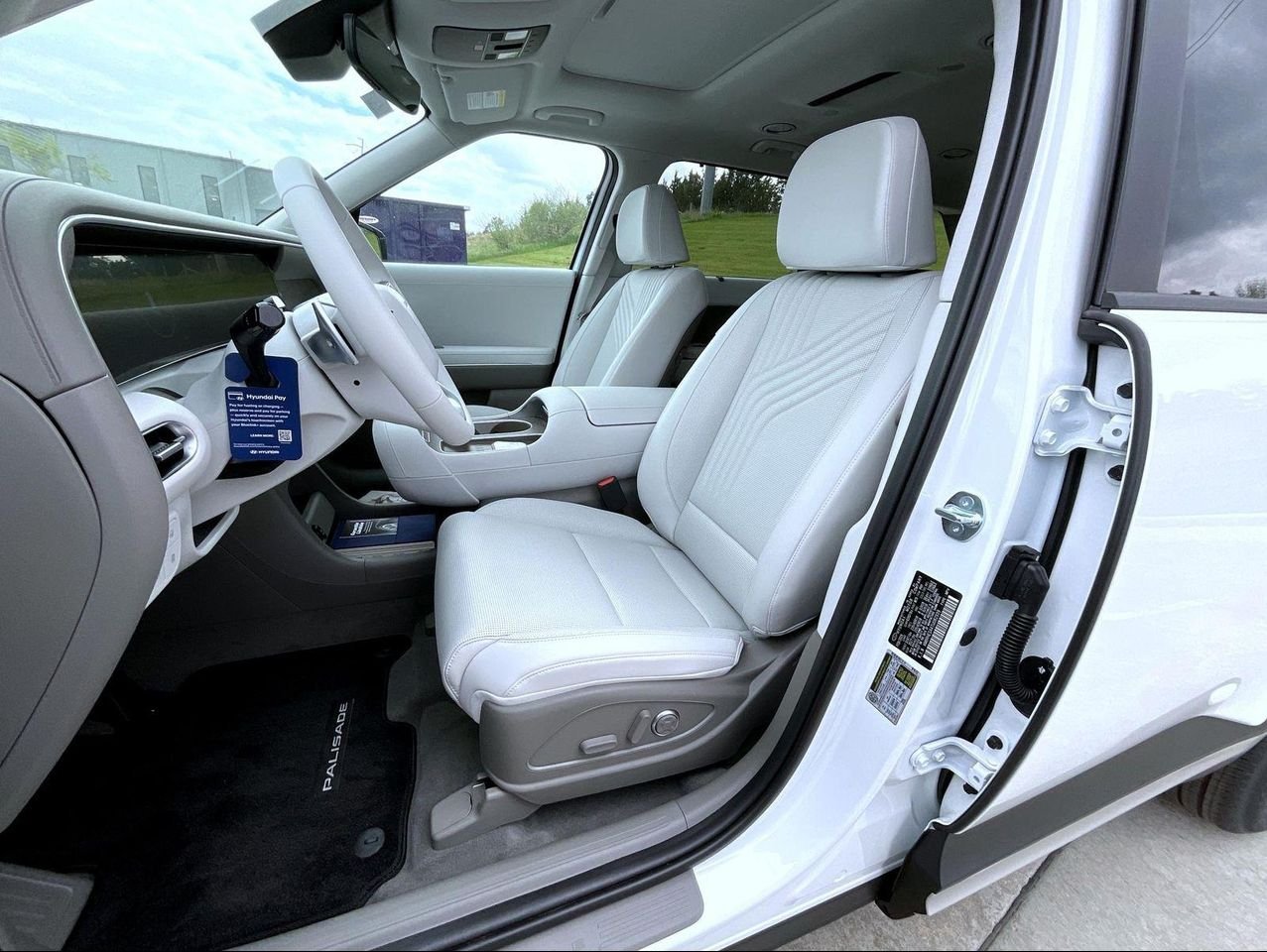 New 2026 White Hyundai SEL Premium image 10