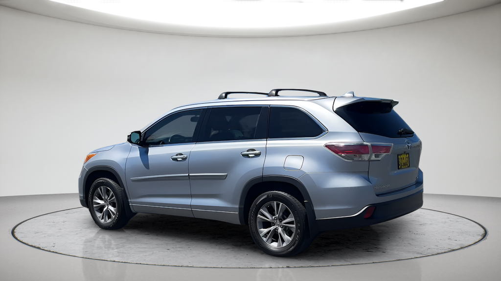 Used 2014 Silver Toyota XLE V6 image 14
