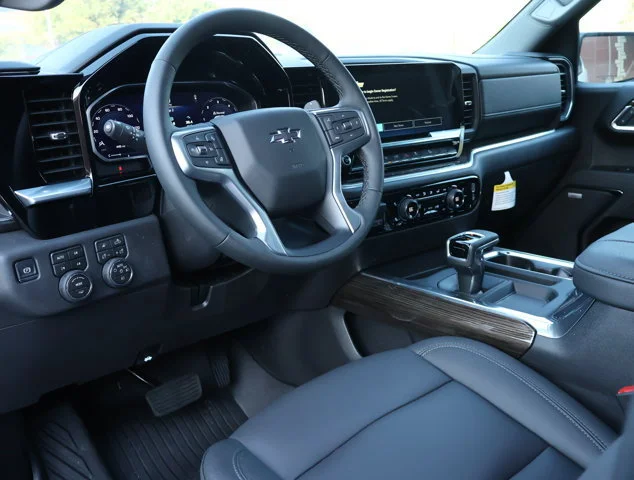 2026 Chevrolet Silverado 1500 LT Trail Boss - Photo 3
