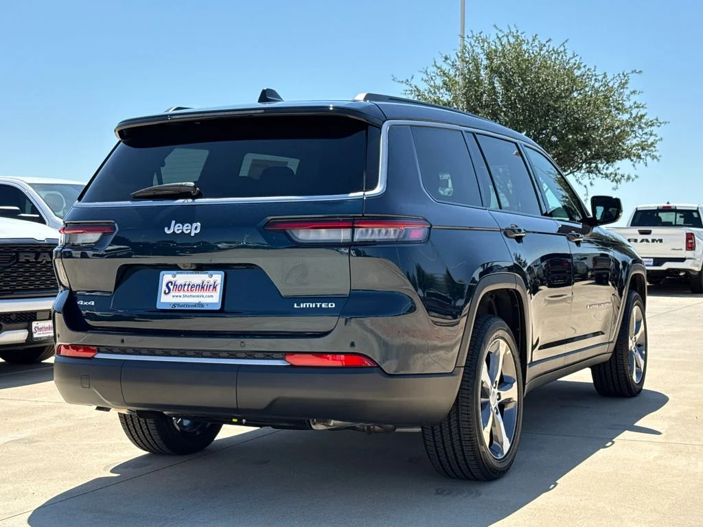 New 2026 Fathom Blue Pearl-Coat Exterior Paint Jeep Limited image 8