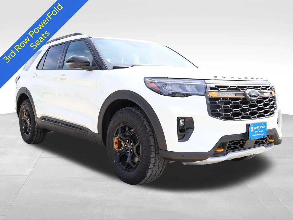 New 2026 Star White Metallic Tri-Coat Ford Tremor® image 7