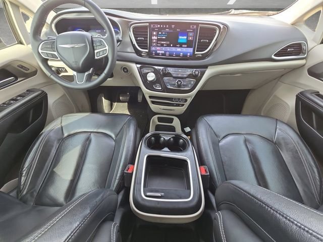 Used 2022 Black Chrysler Touring L image 20