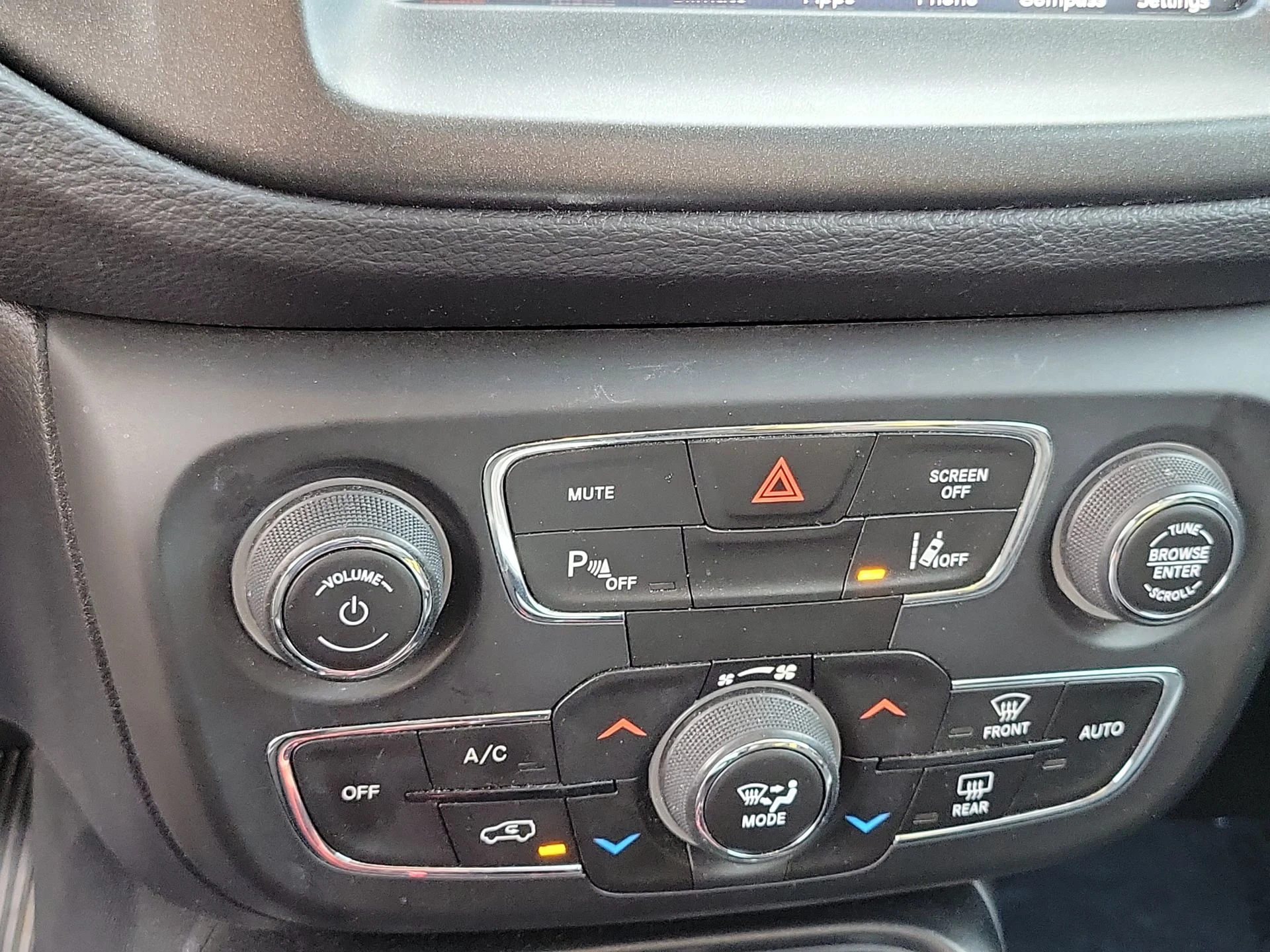 Used 2021 White Jeep Trailhawk image 15