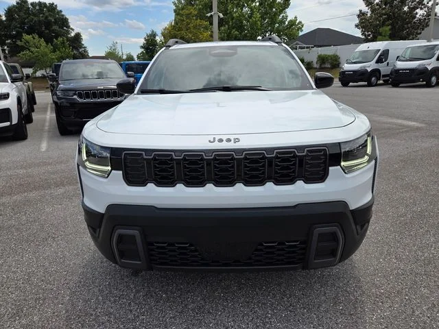 New 2026 Bright White Clear-Coat Exterior Paint Jeep Laredo image 19