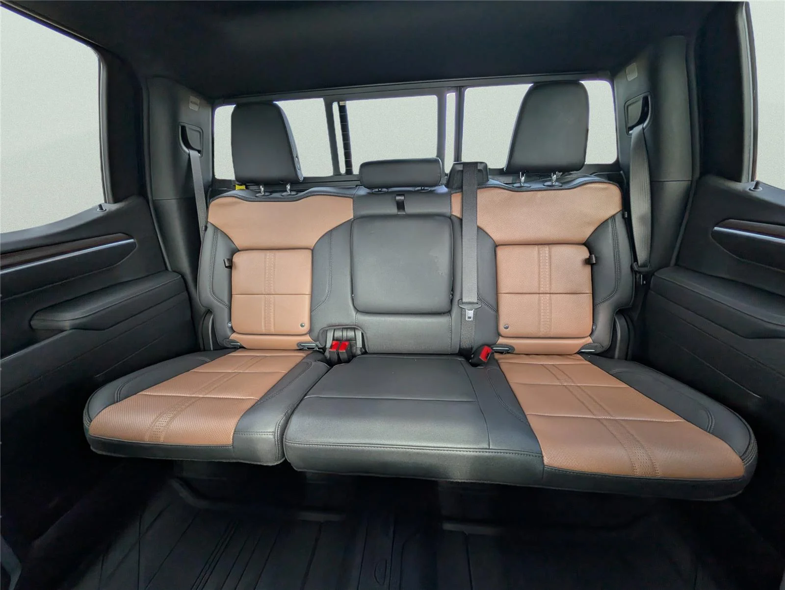 Used 2025 Sterling Gray Metallic Chevrolet High Country image 13
