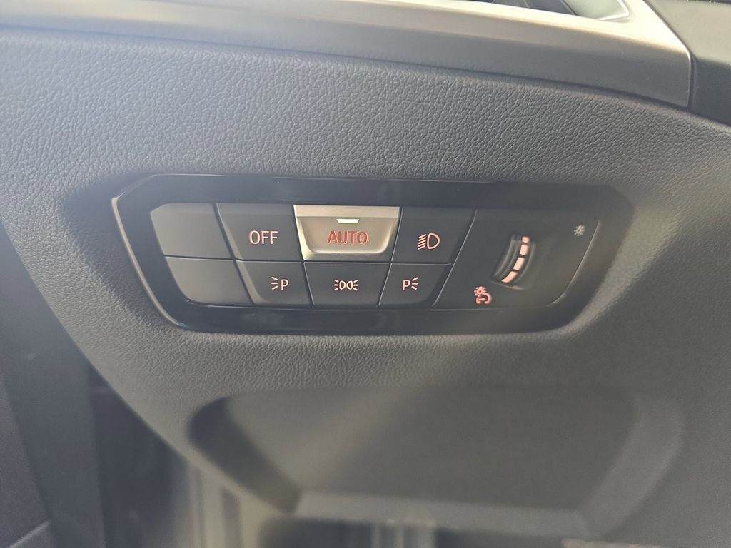 Used 2025 Skyscraper Grey Metallic BMW 330i xDrive image 28