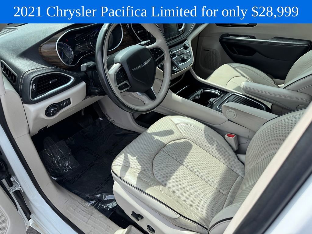 Used 2021 White Chrysler Limited image 17
