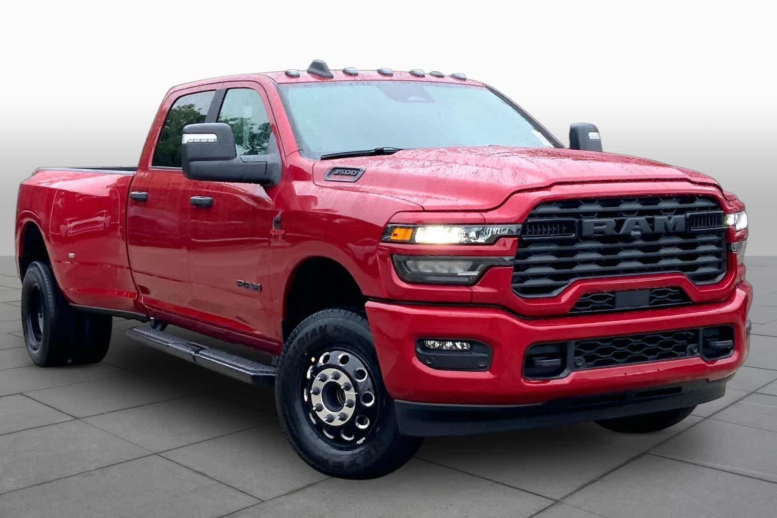 New 2026 Molten Red Pearl-Coat Exterior Paint RAM Lone Star image 2