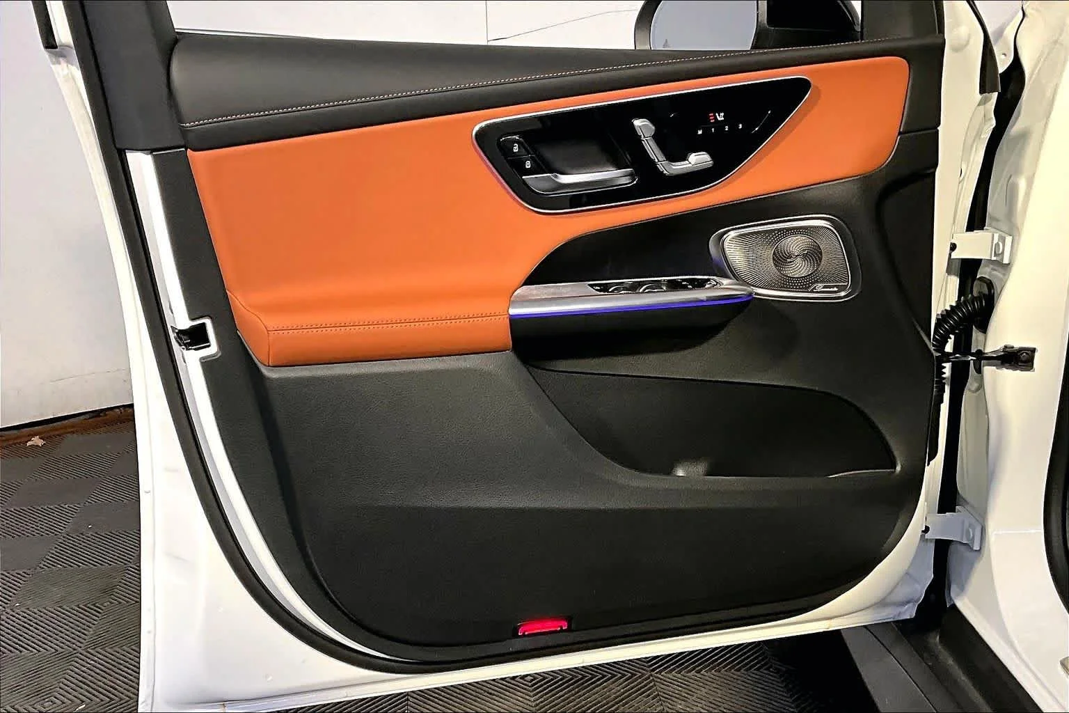 New 2026 Polar White Mercedes-Benz GLC 300 image 11